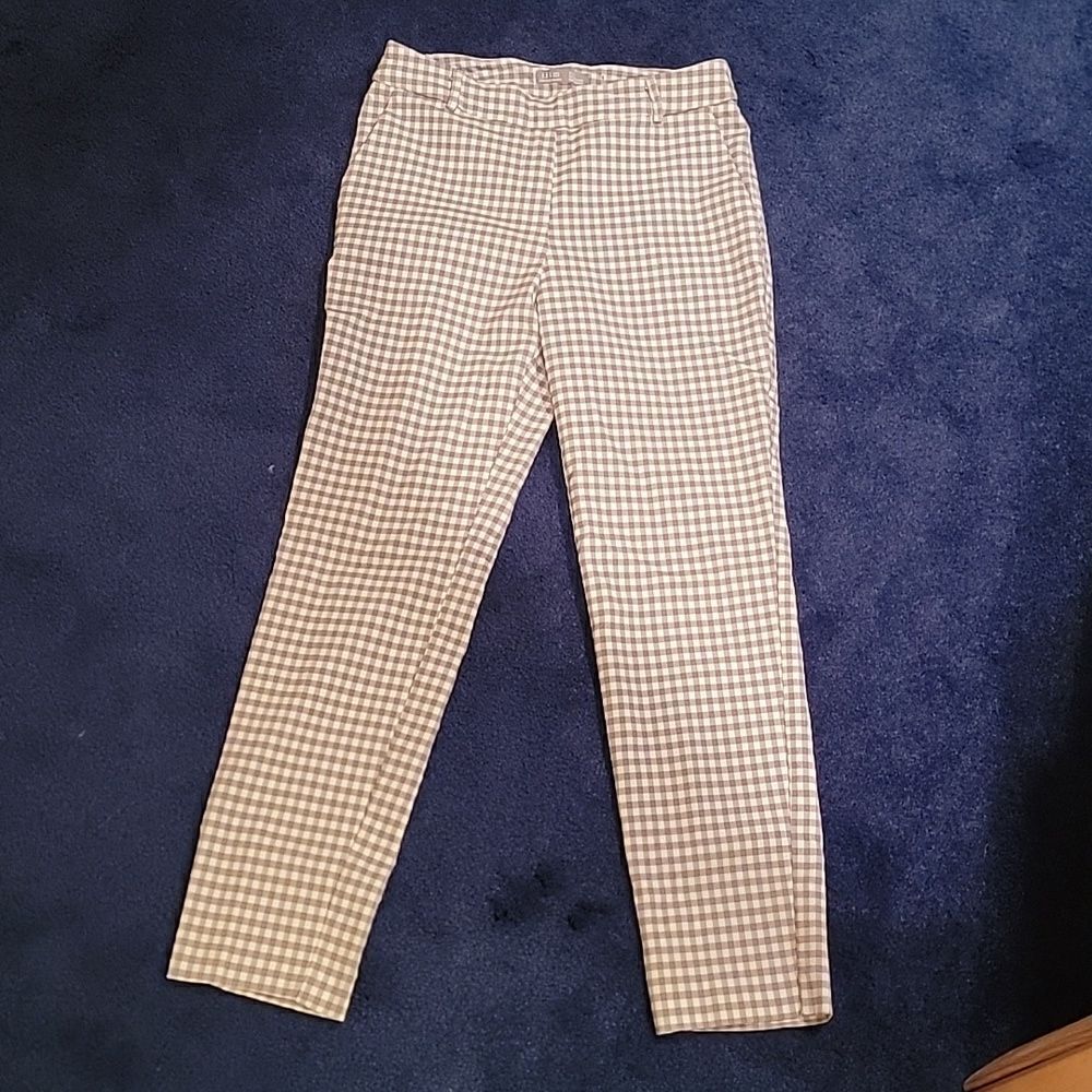 I love Tyler Madison beige houndstooth skinny capri pants sz med